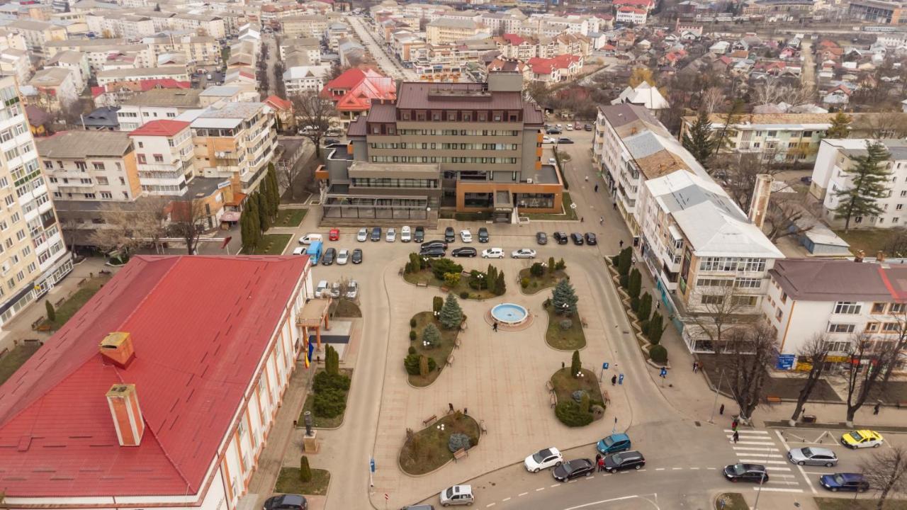 Hotel Central Pascani Exterior photo